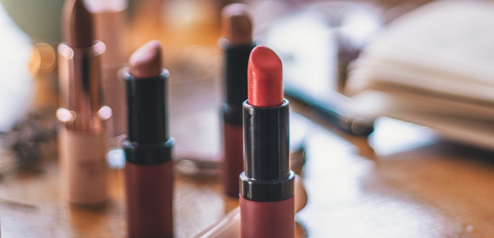 Harmful chemicals & ingredients to avoid when buying lipstick